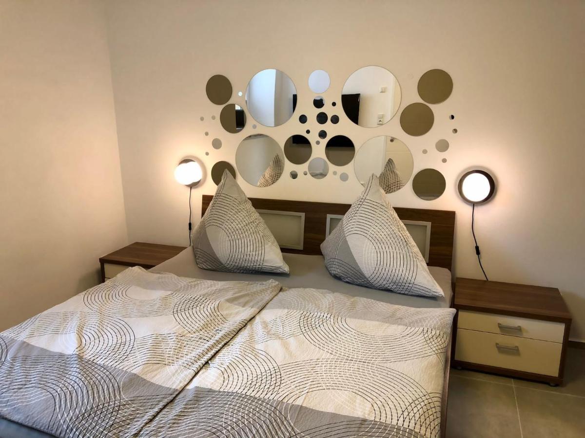 Erdgeschoss-Appartement Mit Seeterasse Ahrensbok Eksteriør bilde